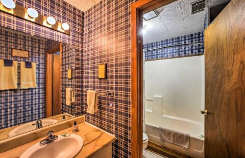 Pine Lodge Cabin on 450 Acres in Ozark Mountains - Foto 16