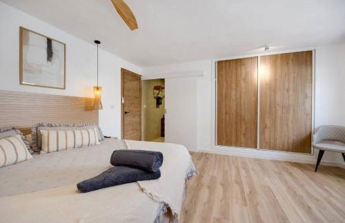 Villa única con piscina, perfecta para familias - Foto 23