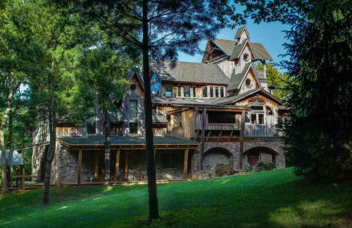 Whimsical Gatehouse at Dark Horse Estate - Foto 14