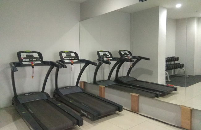 Modern Style Studio Tamansari Mahogany Apartment with City View - Foto 14