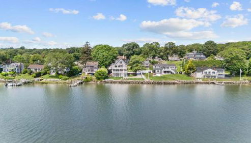 Waterfront Renovated Apartment - Foto 2