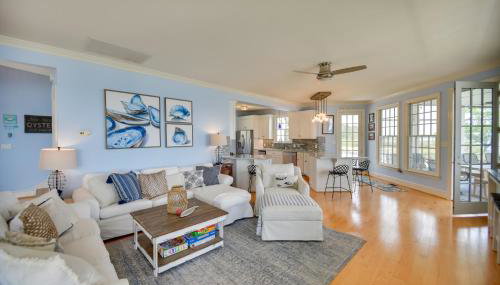 Bayfront White Stone Escape w/ Private Beach! - Photo 3