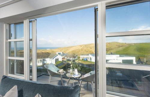 Sandyford, Holywell Bay - Sea Views - Walk to Beach - 2 Pets Allowed - Free Parking and WiFi - Foto 3