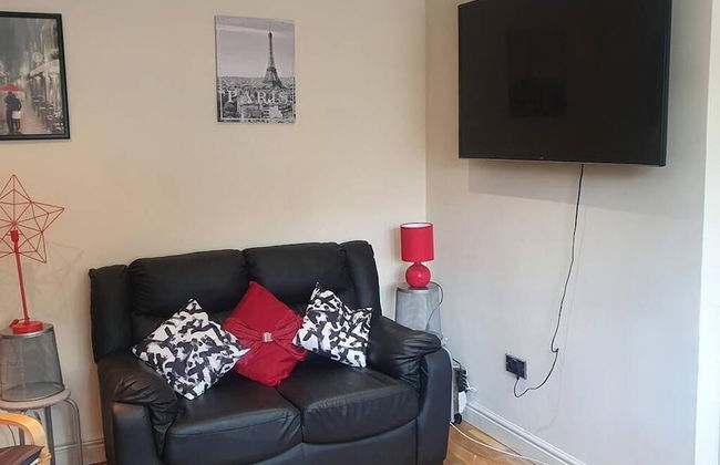 Lovely 4-bed Apartment in Harrow - Foto 15