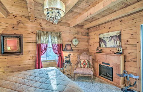 Resort Cabin with Fire Pit Golf, Hike and Play! - Foto 12