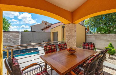 Three-Bedroom Holiday Home In Porec - Foto 9