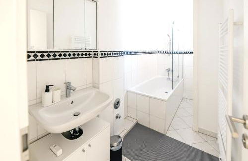 Modern & Chic Apartment with Balcony in Offenbach - Foto 9