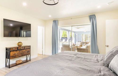 Spacious 4 Bedroom 3 Bathroom House with Heated Pool and Outdoor Shower close to FFL Airport and Cruise Port - Foto 27