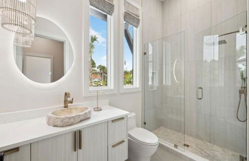 La Villa Nadia - Lakefront Luxury Vacation Rental in Destiny with Private Pool - Foto 40