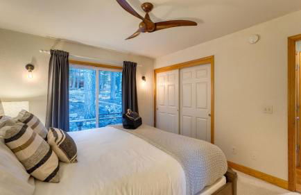 Golden Summit by AvantStay Stunning Secluded Cabin w Access to Tahoe Donner - Foto 22