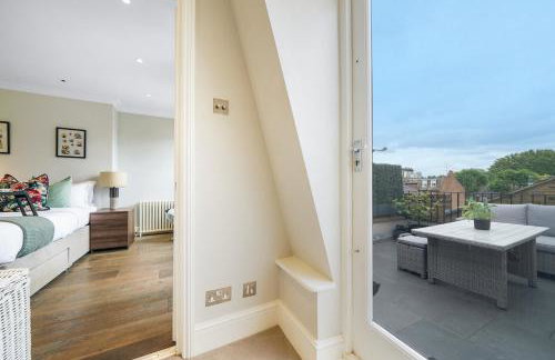 Beautiful and spacious 2 bed, 2 bath apartment bordering Fulham and Chelsea - entire apartment with private entrance - Foto 32