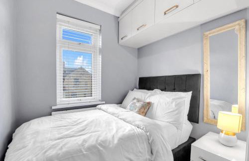 4 Bed House-Garden-Parking-15 min Elizabeth Line - Foto 18