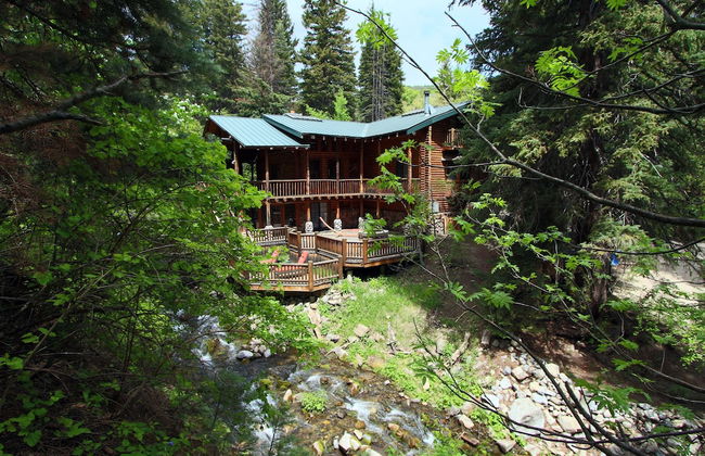 Log Cabin on the Stream - Photo 1