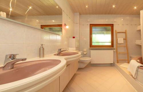 Ganzes Haus mit großem Garten und eigener Sauna - Foto 13