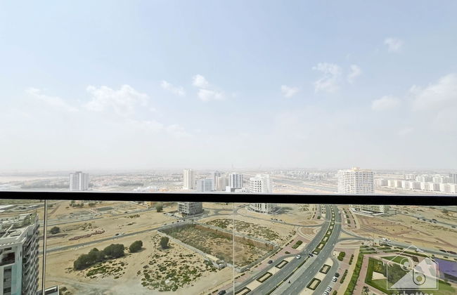 Luxury 1B With Balcony in Blue Wave Tower Dubai - Photo 12