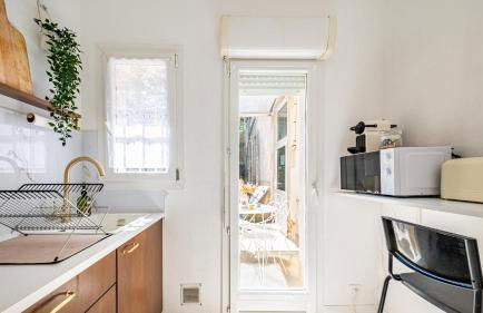 Appartement cosy avec terrasse, accès gare Dijon à pied - Foto 10