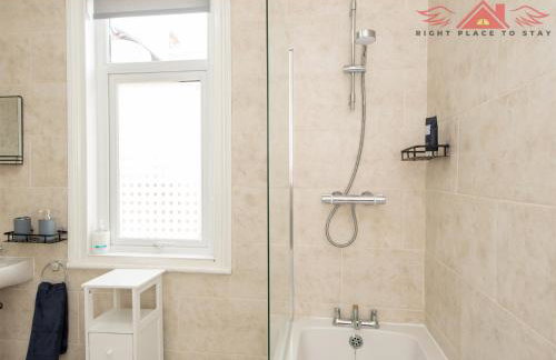 Darlington Modern 2 Bed Apartment Great for Contractors - Photo 27