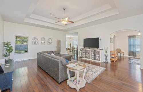 Cozy Retreat with Patio, Big Kitchen and Fishing Nearby - Foto 7