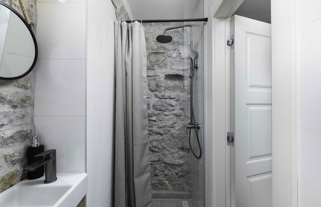 Luxury Krk Villa With Private Pool and Gardens - Photo 19