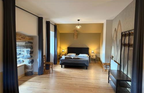 Gîte LE RABIOUZE - 4 épis, 15 pers, 22 couchages - Ancienne Bergerie rénovée, cachet d'origine conservé - Vue magnifique - Label Ecogîte - Foto 38