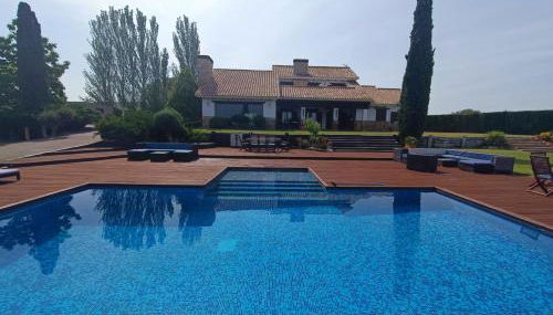 La Traviesa,Villa de Lujo de 500 m. en el Campo con Piscina - Foto 1