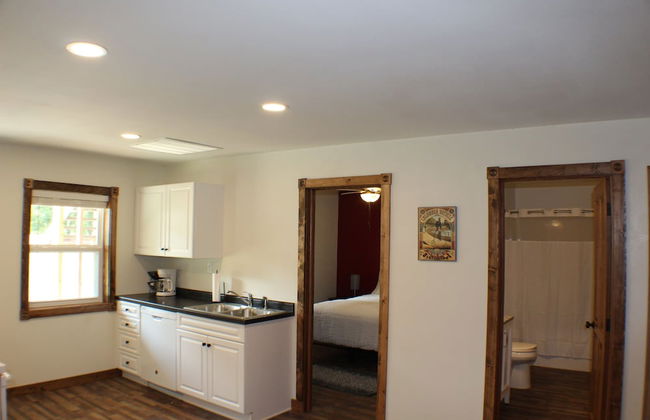 Trailhead Suites - Photo 20