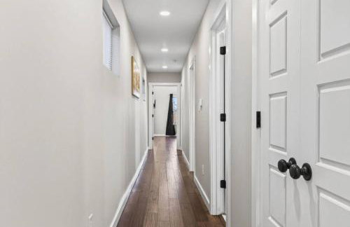 Cozy Comfort near Fountain Square- Downtown Indy - Photo 2