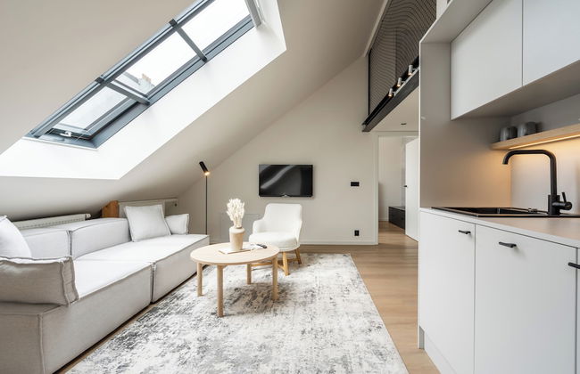 HONEST Karlín - Foto 1