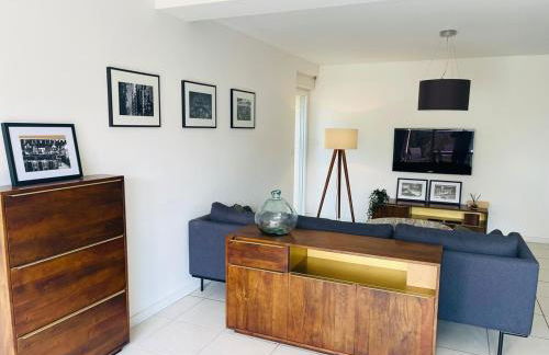 "Les Pâturages" Chanas - Maison Entière proche A7, 2 Chambres, 4 Personnes, Jardin Privé, Piscine & BBQ - Foto 4