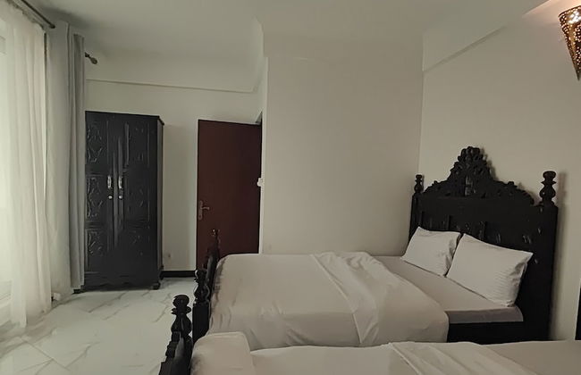 AYAA LUXURY APARTMENT 4TH FLOOR - Photo 3