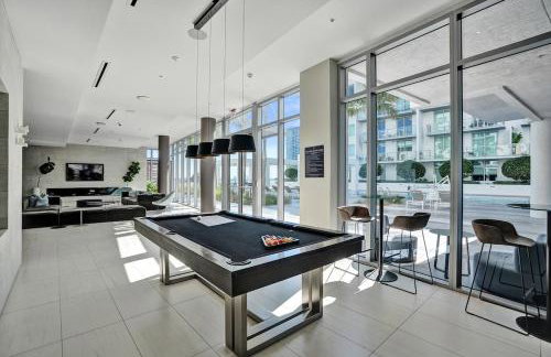 Luxury 2 Bedroom Corner Condo Walk to Design District, Infinity pool with Bay and City views, Gym, Free Parking Spot - Foto 36