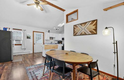 River Access Cabin with Hot Tub, Fire Pit, & WiFi! - Foto 15