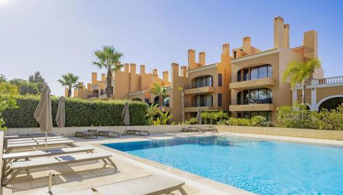 Apartamento T2 renovado no Vila Sol com piscina - Foto 3, sunbed