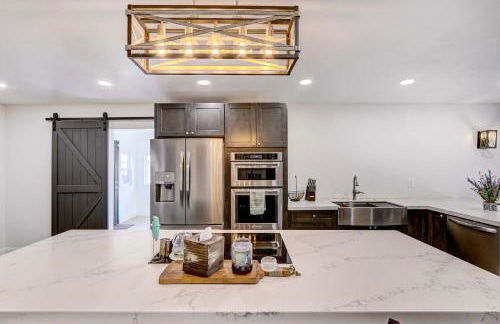 Pet-Friendly Las Vegas Home with Private Yard! - Photo 7