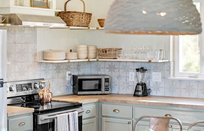 Gorgeous Home With Hot Tub 5min From the River - Foto 11