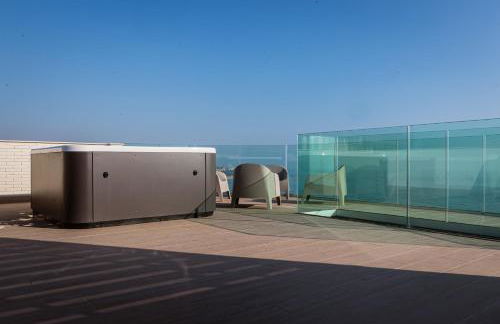 Modern sea front jacuzzi Blue Sky - Photo 26