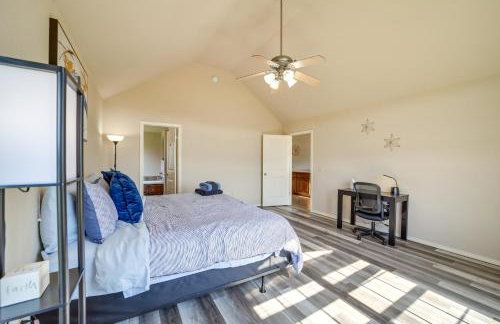 Central Bentonville Home with Fenced Yard! - Foto 13