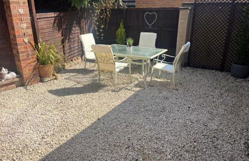 Entire Private Apartment with Kitchen and Lounge - Foto 6