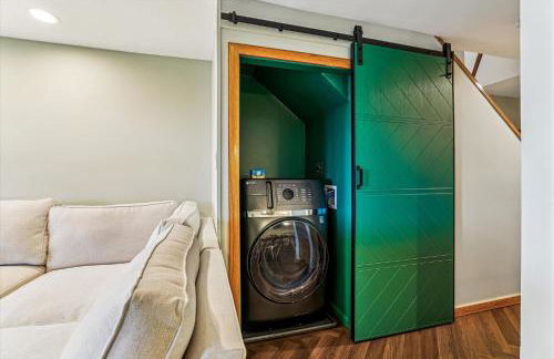 Highridge B14 Enjoy the view ski back trail shuttle service sports center - Photo 17