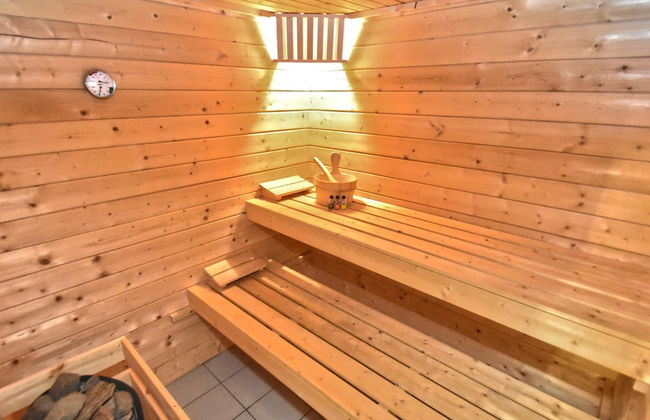 Holiday Home With hot tub - Photo 25