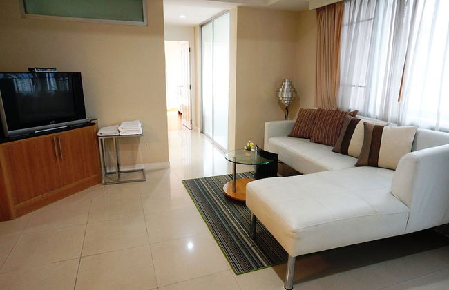 Silom convent garden - Photo 68