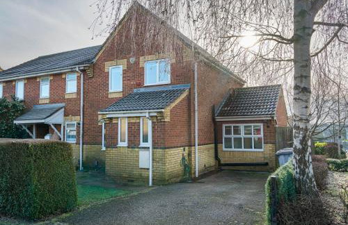 Pass the Keys Stylish 4 Bedroom Home with Parking in Borehamwood - Foto 22