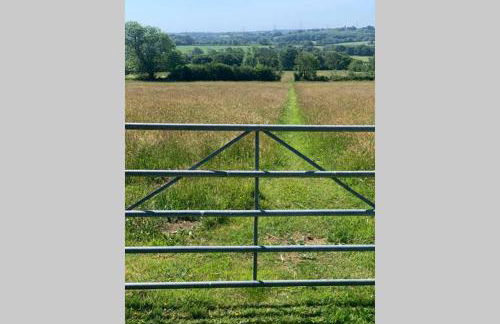 Apple Tree Hut - Photo 10