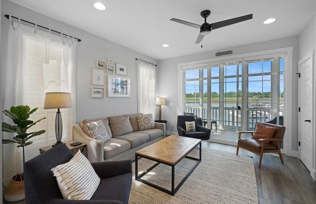 Hook, Wine, & Sinker - Photo 18