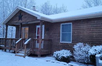 Lazy Basye Shenandoah Cabin with Hot Tub, Sleeps 10 - Foto 1