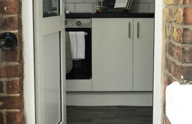 Bright Spacious 3-bed With Office & Patio, Preston - Foto 94