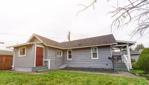 Peaceful Pet-Friendly Home with Yard - Foto 1