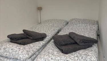 Zentrale Wohnung mit eigenem Eingang und Stellplatz - Foto 4