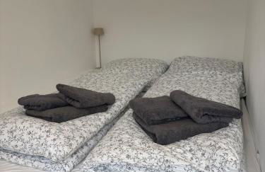 Zentrale Wohnung mit eigenem Eingang und Stellplatz - Foto 4