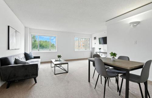 Legacy at Imperial Village 602 I 2 Bed 2 Bath - Foto 2